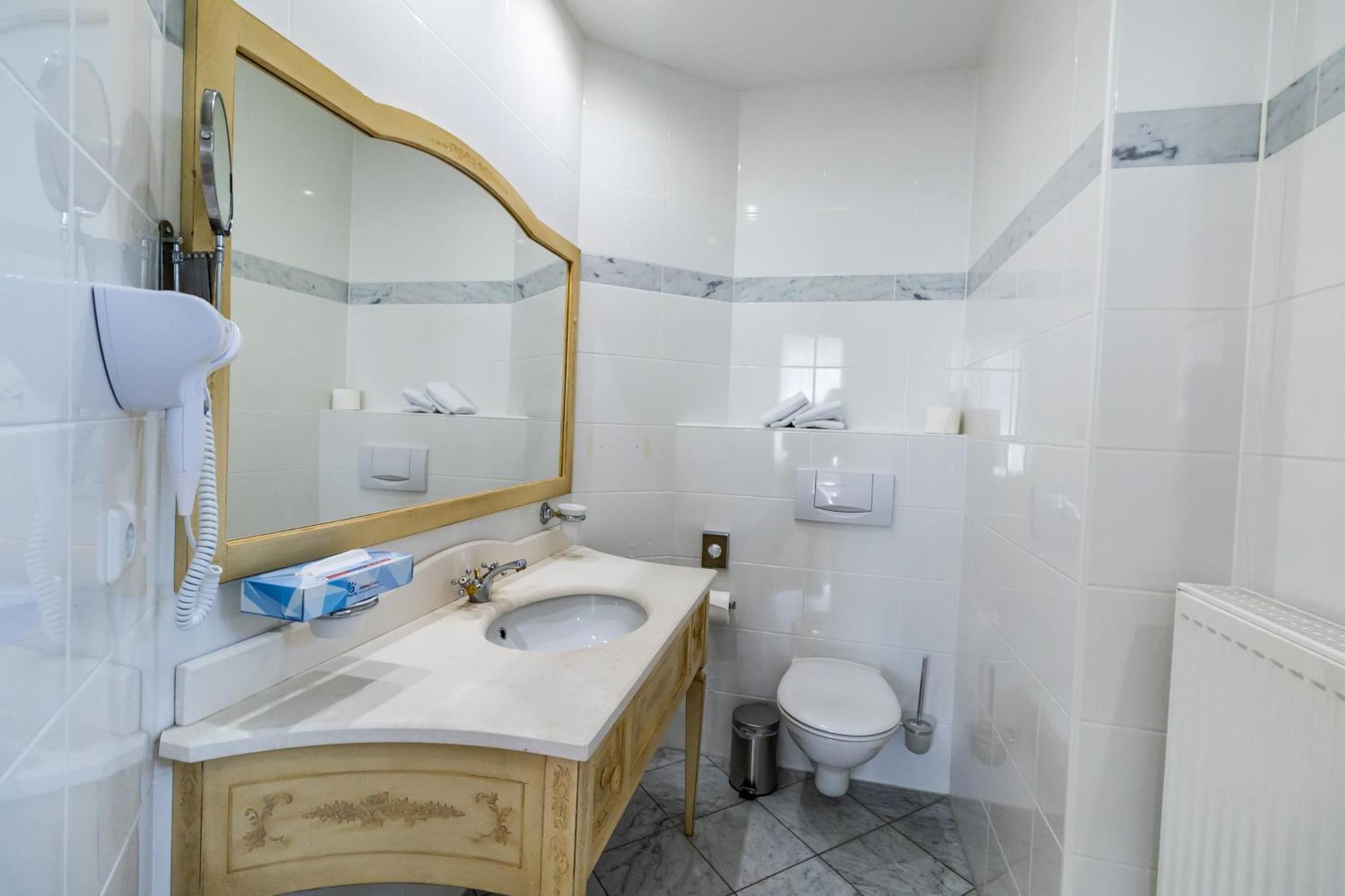 Schloss Neckarbischofsheim Ngoại thất bức ảnh